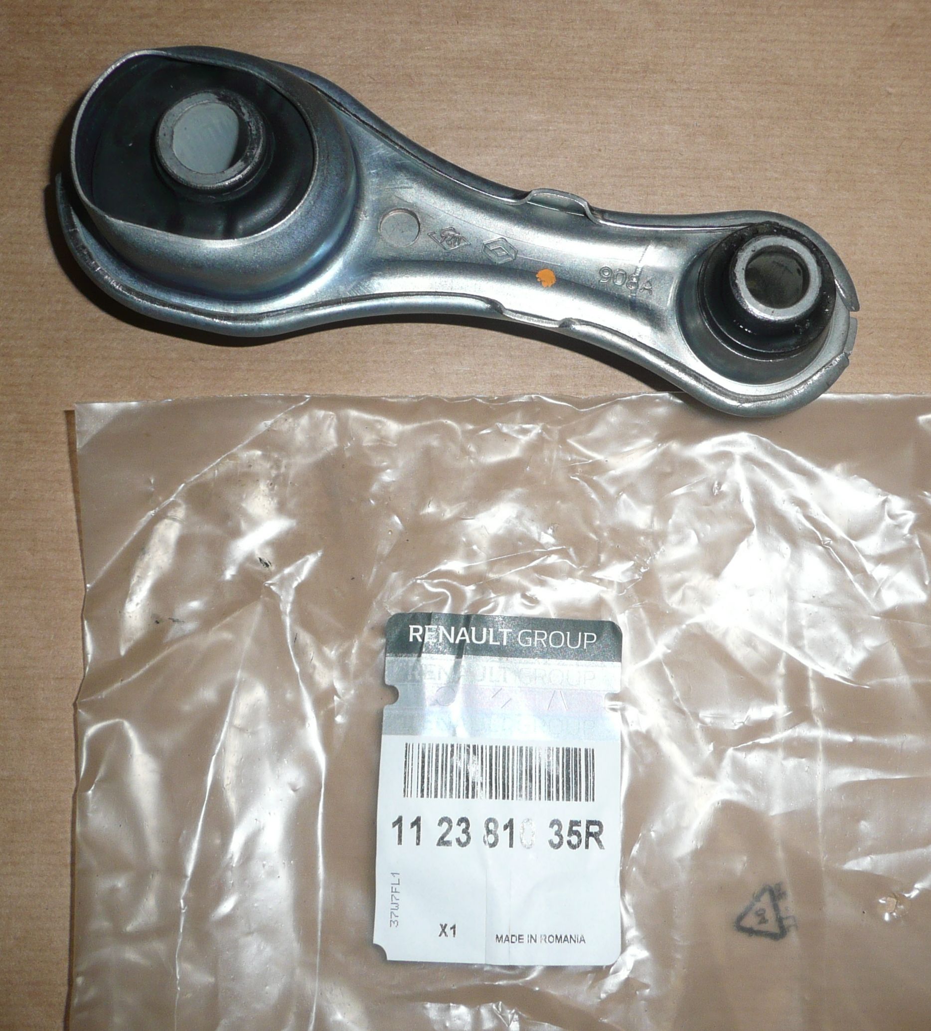 112381035R SILENTBLOK MOTORU CLIO IV CAPTUR