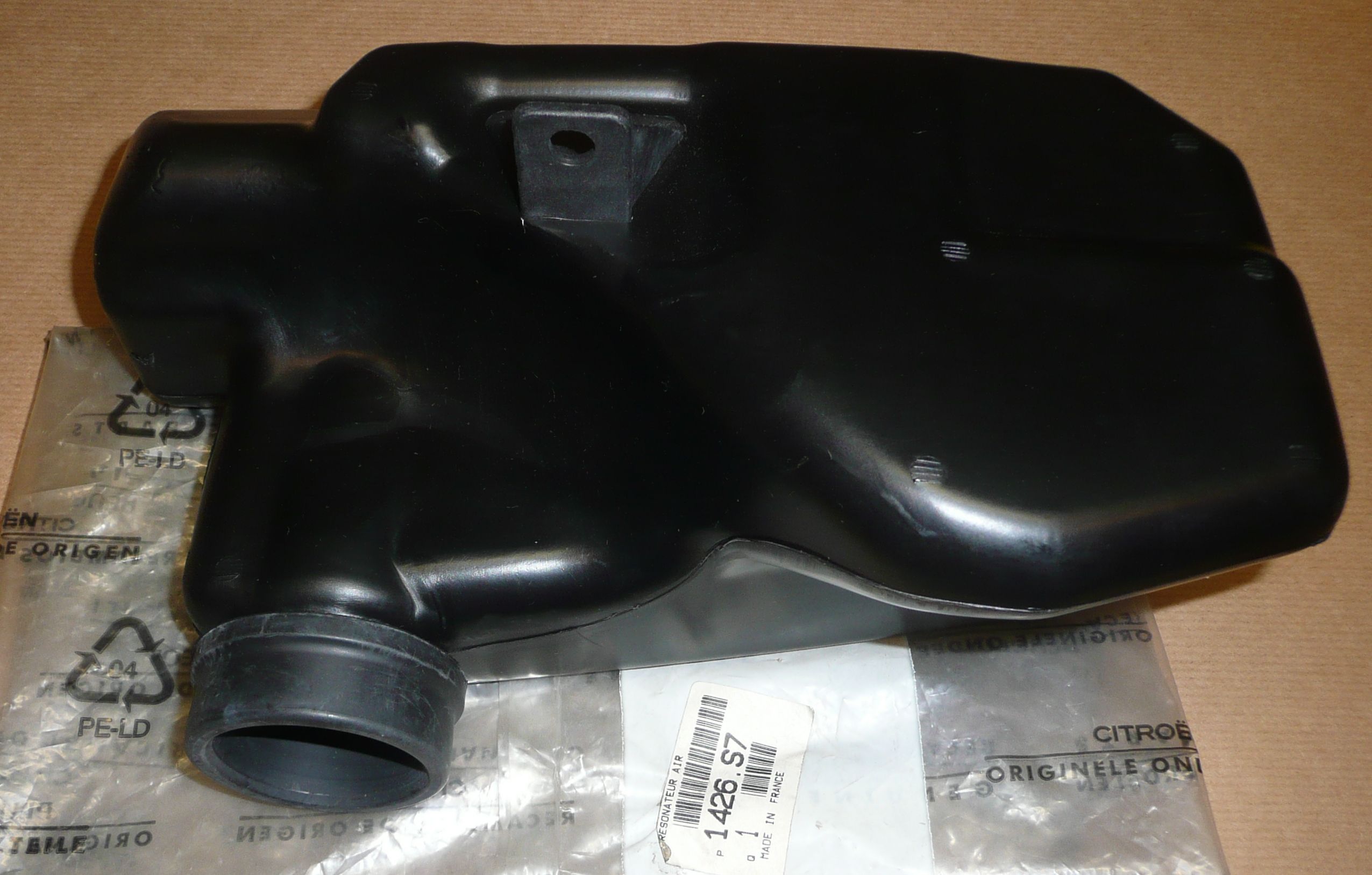 1426.S7 VZDUCHOVÉ POTRUBÍ SAXO P106