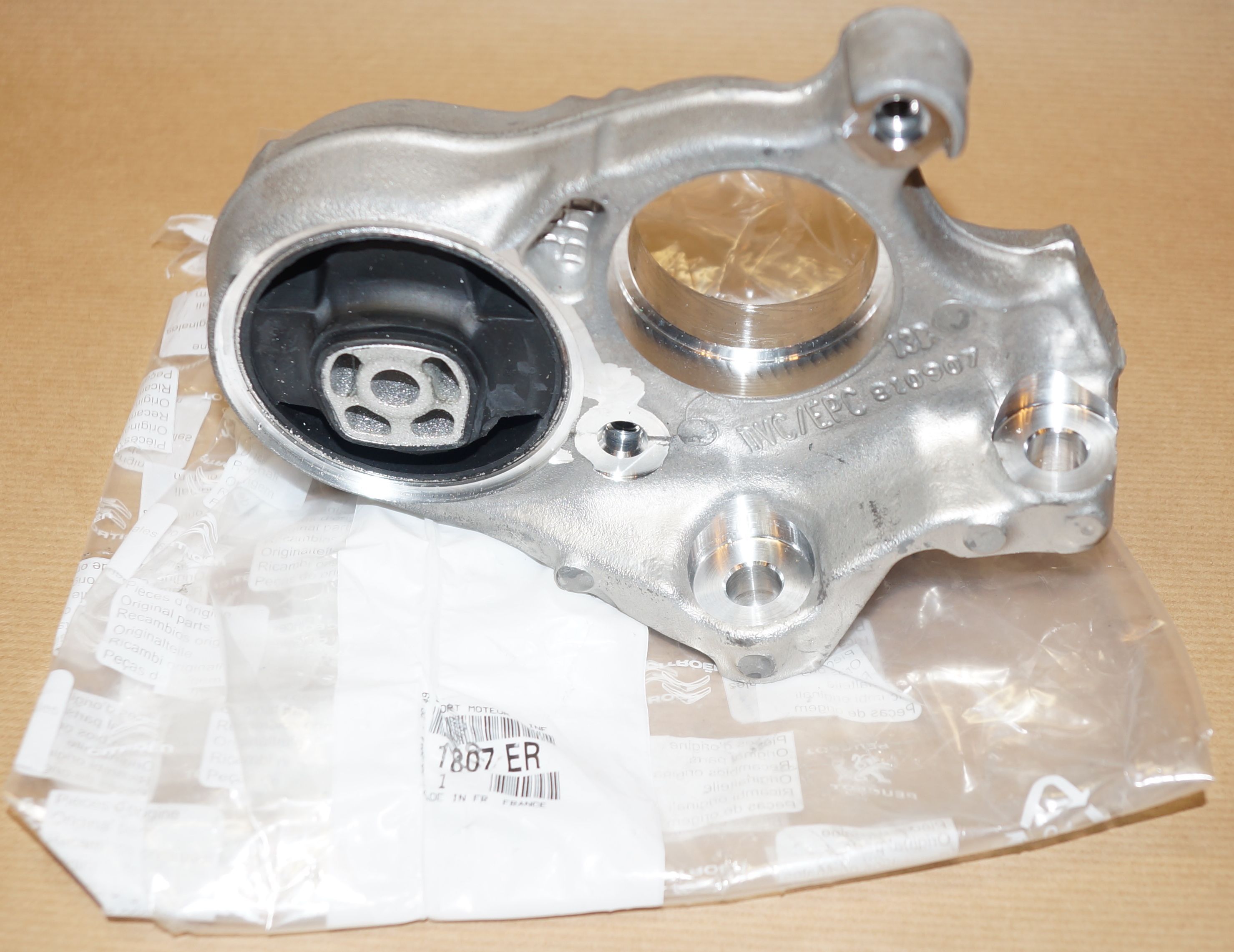 1807.ER SILENTBLOK MOTORU C C4,C5 P 308 1.6HDI