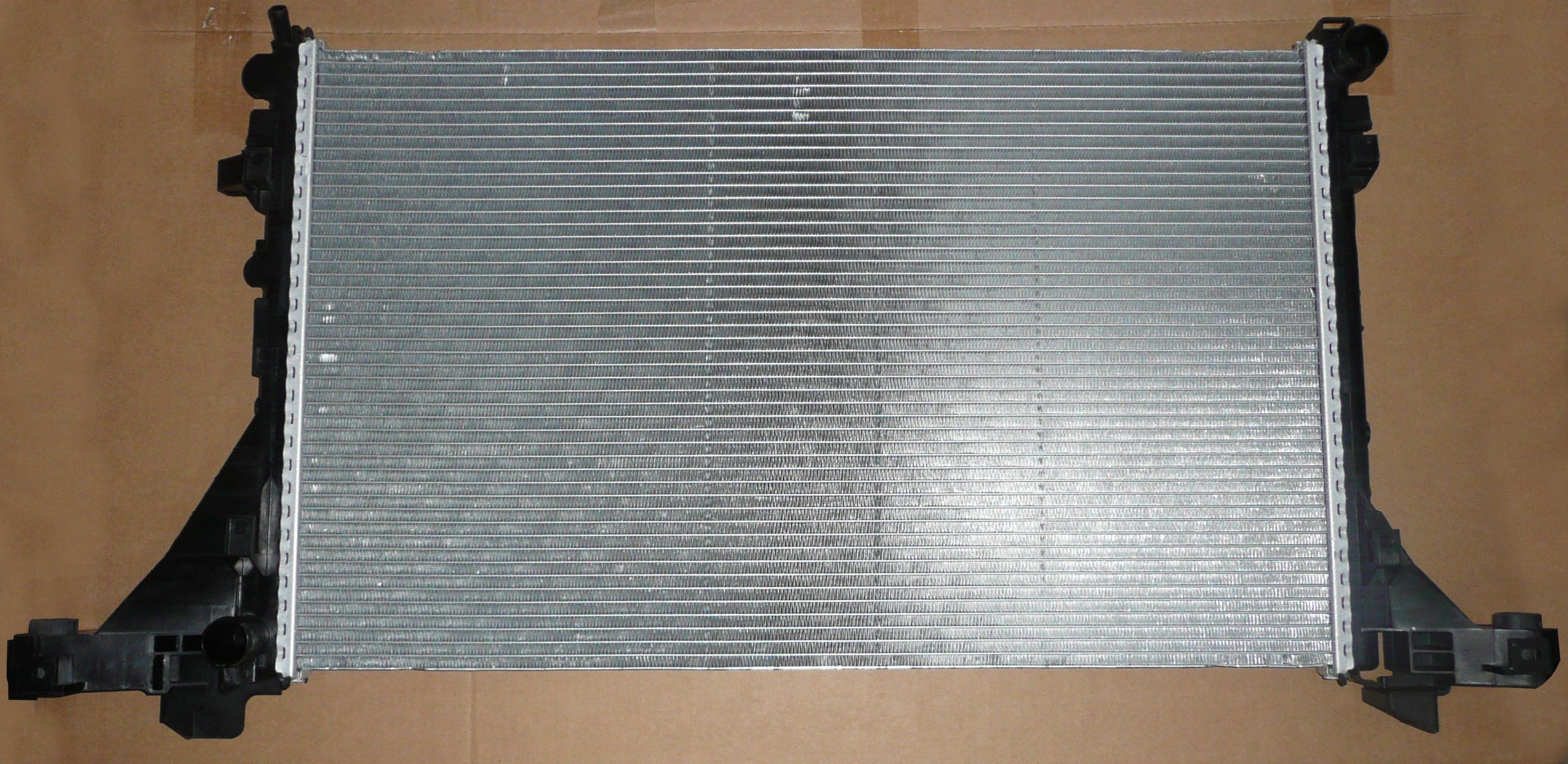 214107695R CHŁODNICA WODY R MASTER III 2.3 DCI