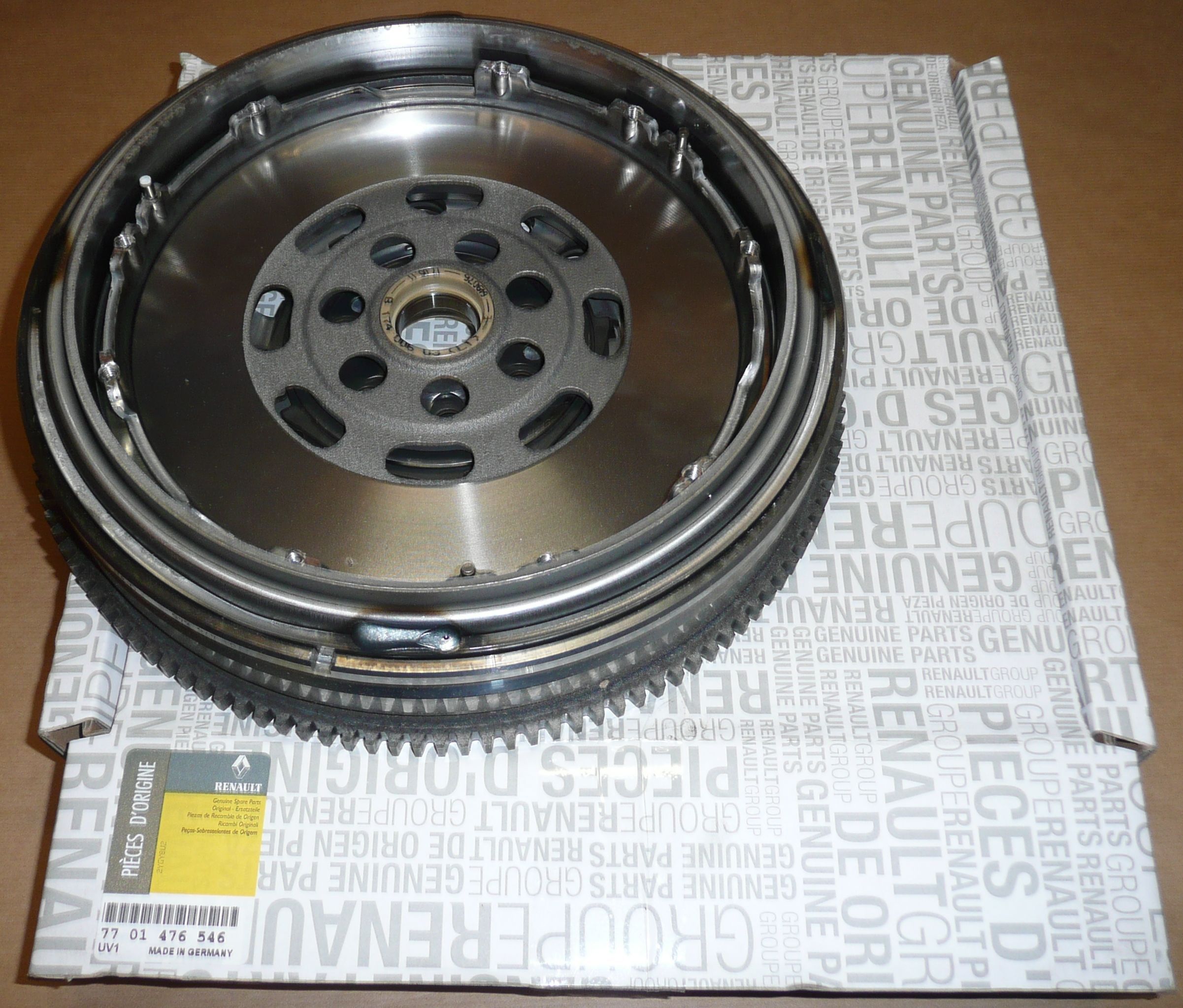 7701476546 SETRVAČNÍK LAGUNA II 2.2DCI