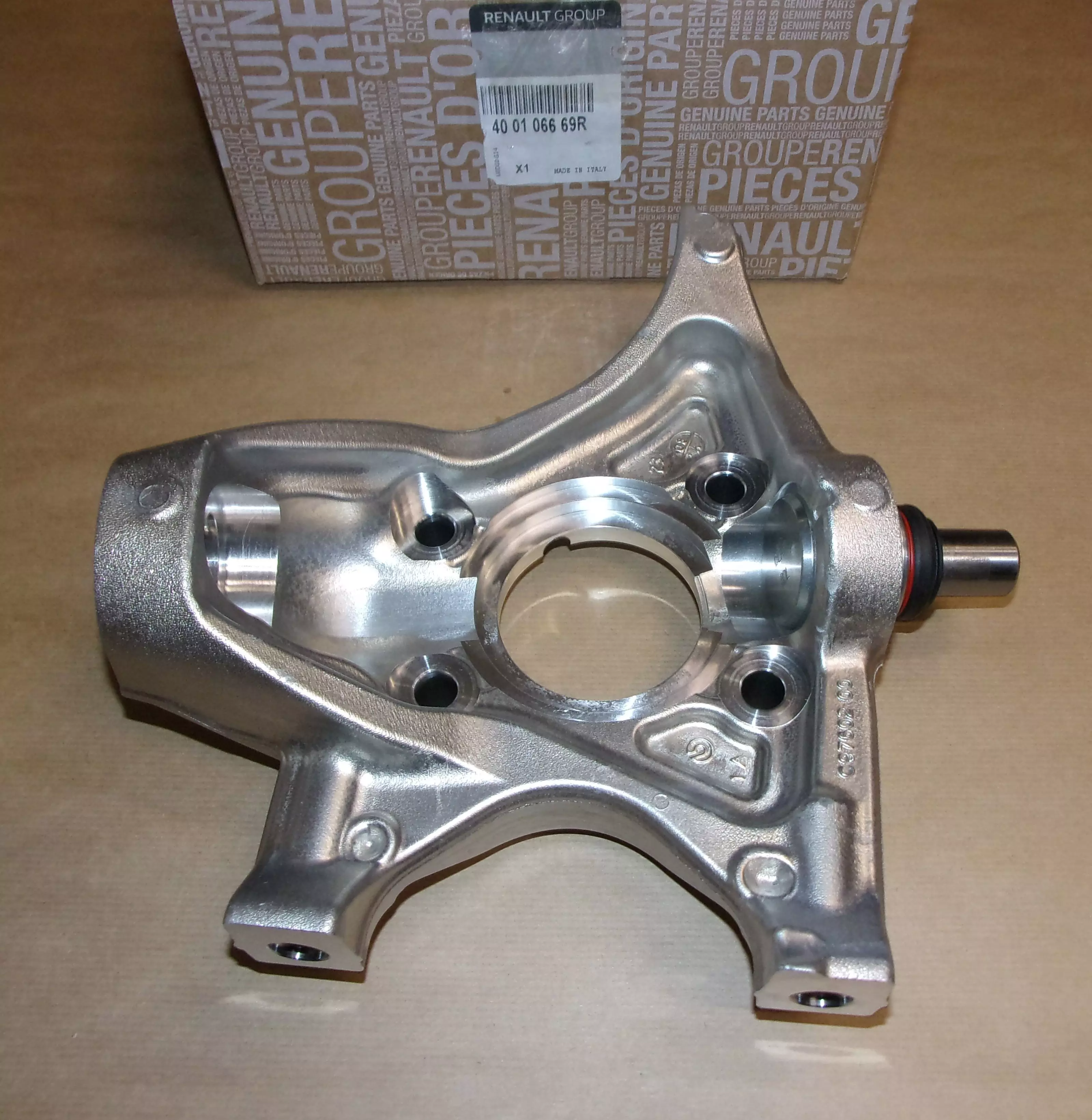 400106669R TĚHLICE PRAVÁ MEGANE IV RS 1.8TCE 