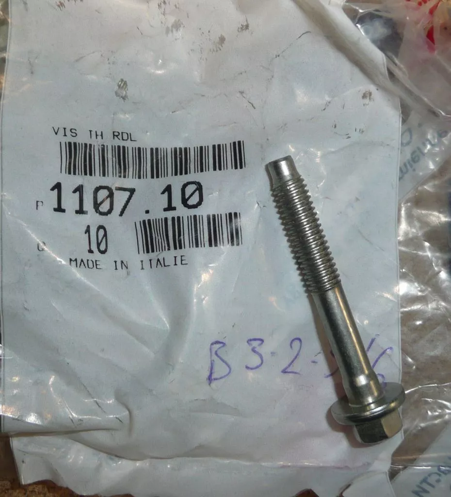 1107.10 ŠROUB