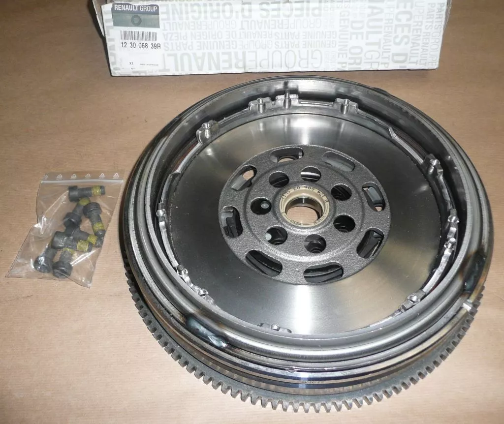 123006839R SETRVAČNÍK LAGUNA II 2.2DCI