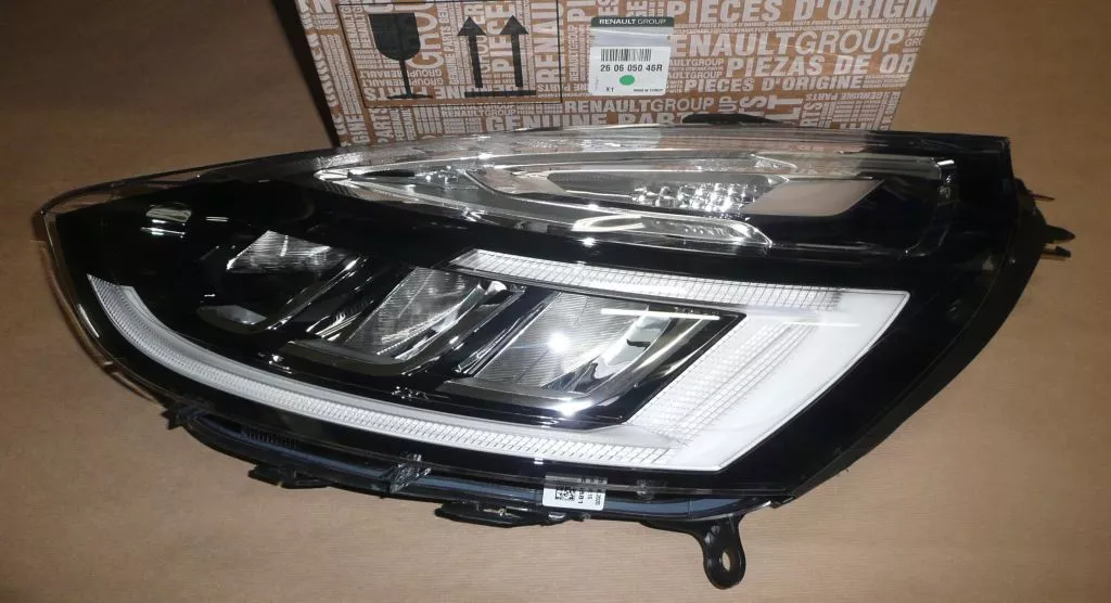 260605046R SVĚTLOMET LEVÝ LED