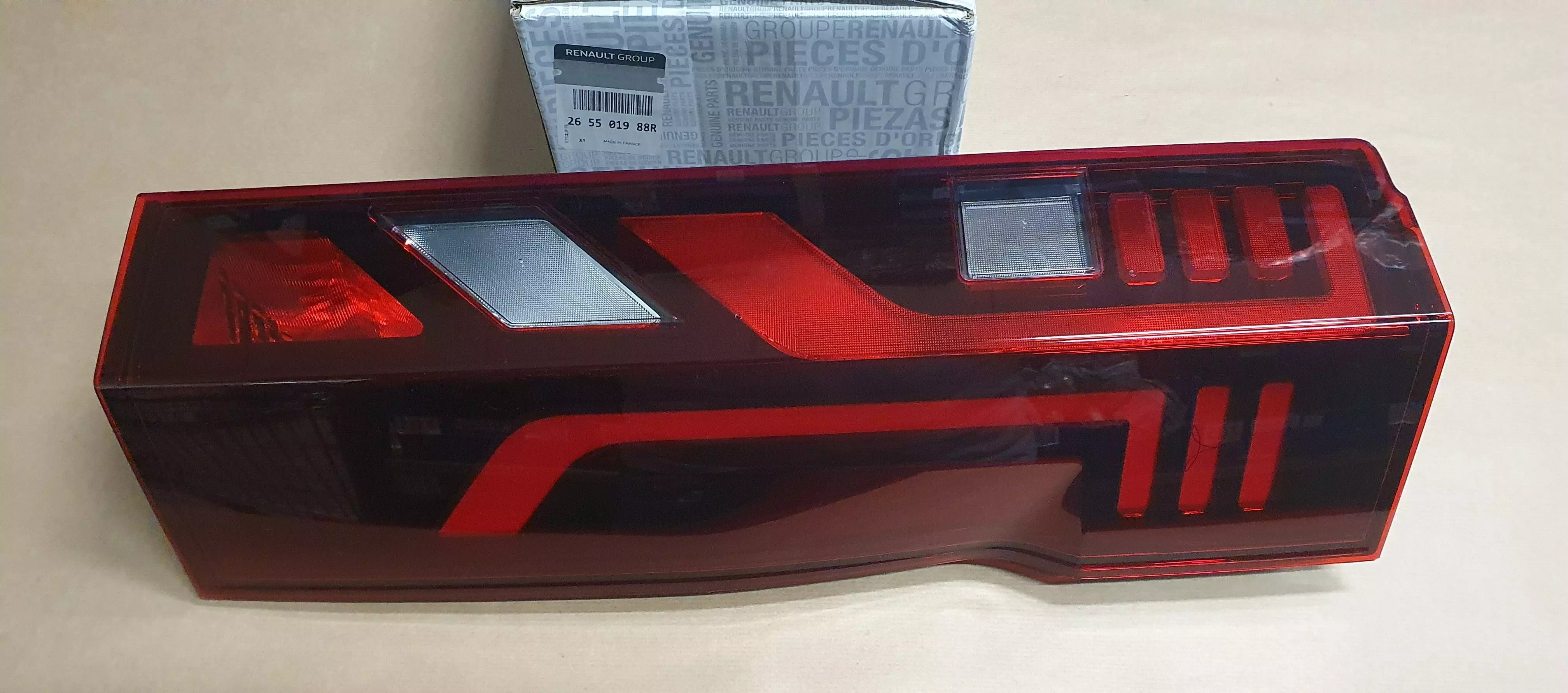 265501988R SVĚTLOMET ZADNÍ MASTER IV